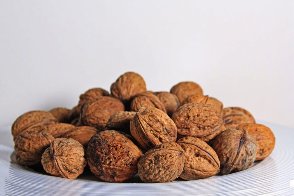 nuts, plate, nut-1516607.jpg